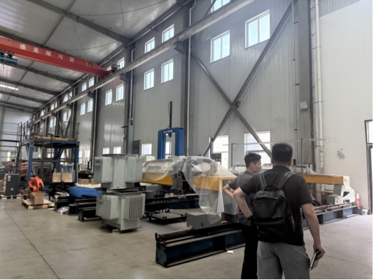 我院产品设计工作室教师走访企业，共探校企合作与技术交流新机遇